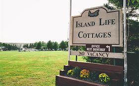 Island Life Cottages 3*